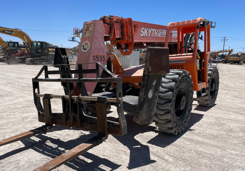 Load image into Gallery viewer, 2014 SkyTrak 10054 Telehandler
