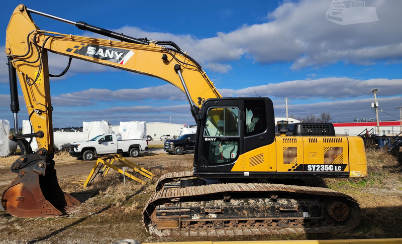 Load image into Gallery viewer, 2017 Sany SY235C LC Excavator
