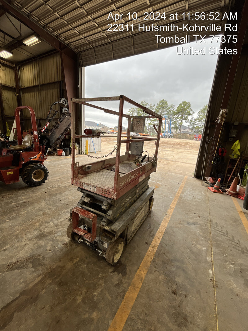 Load image into Gallery viewer, 2016 Skyjack SJIII-3219 Scissor Lift
