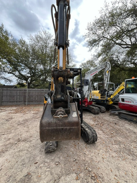 2016 Hyundai R80CR-9A Excavator