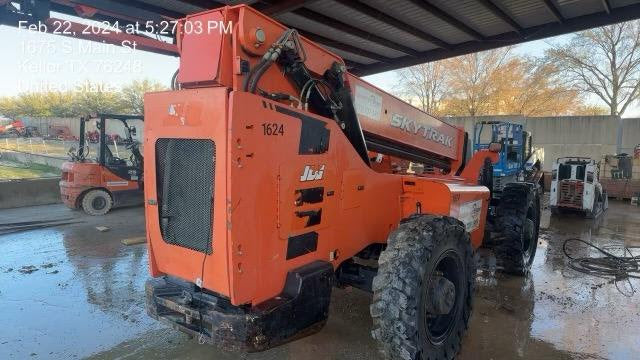 Load image into Gallery viewer, 2016 Skytrak 8042 Telehandler
